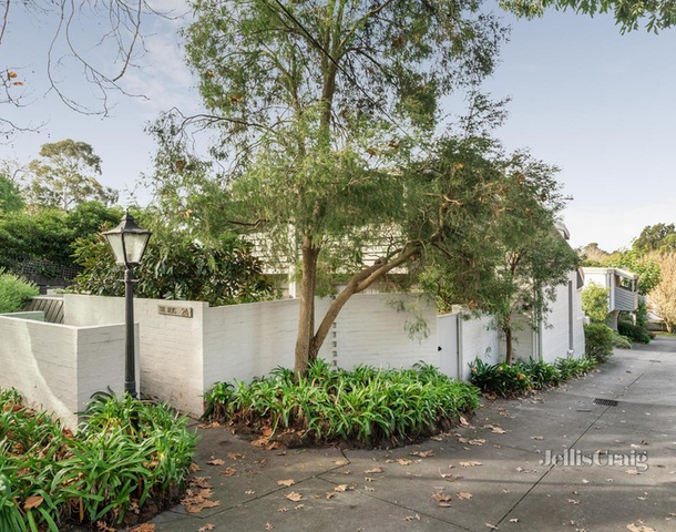 1/24 Rochester Road, Canterbury VIC 3126