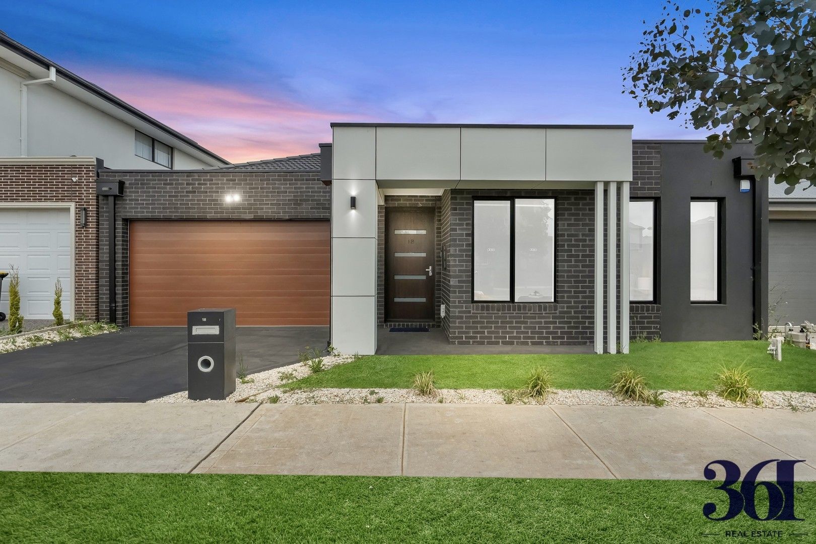 4 bedrooms House in 18 Vosges Way TRUGANINA VIC, 3029