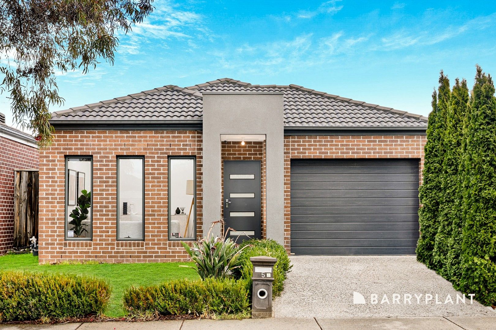 3 bedrooms House in 5 Stourhead Avenue MERNDA VIC, 3754