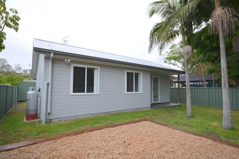 2 bedrooms House in 8a Calypta Road UMINA BEACH NSW, 2257
