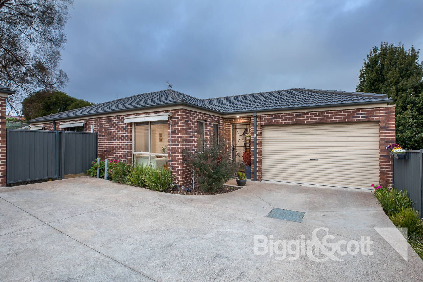 2/614a Nicholson Street, Black Hill VIC 3350, Image 1