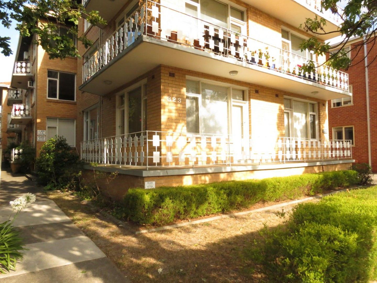 2 bedrooms Apartment / Unit / Flat in 1/323 Orrong Road ST KILDA EAST VIC, 3183