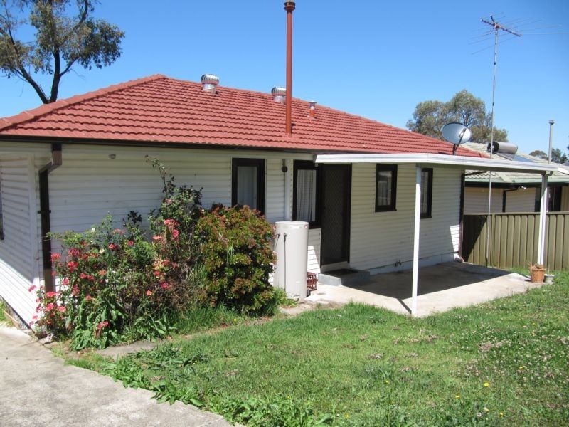 70 Strickland Crescent, Ashcroft NSW 2168, Image 2