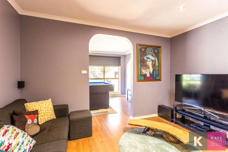 8/7-9 Beaconsfield Avenue, Beaconsfield VIC 3807, Image 2