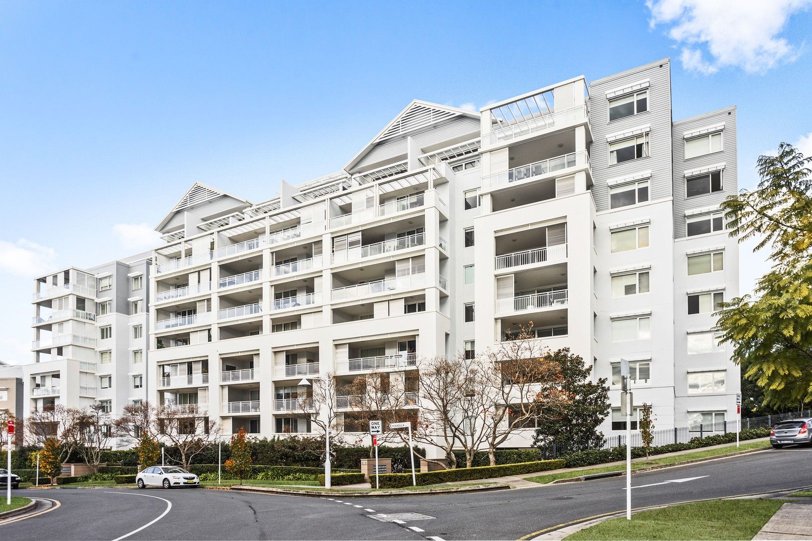 2 bedrooms Apartment / Unit / Flat in 609/15-17 Peninsula Drive BREAKFAST POINT NSW, 2137