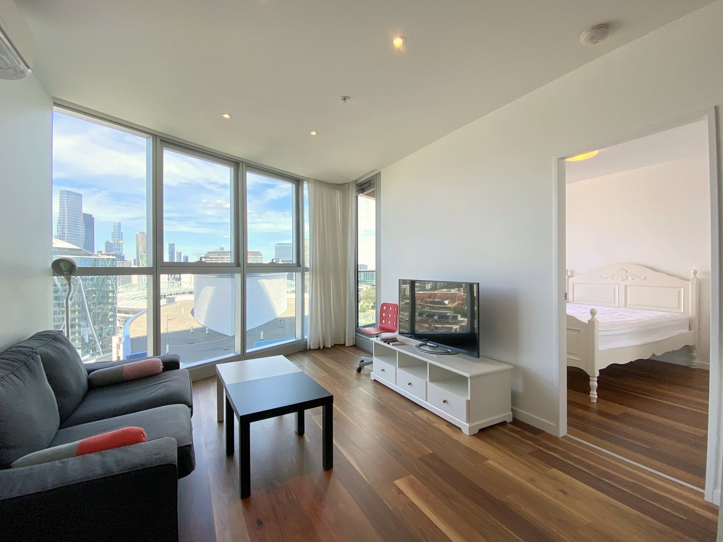 1 bedrooms Apartment / Unit / Flat in 2403/231 Harbour Esplanade DOCKLANDS VIC, 3008