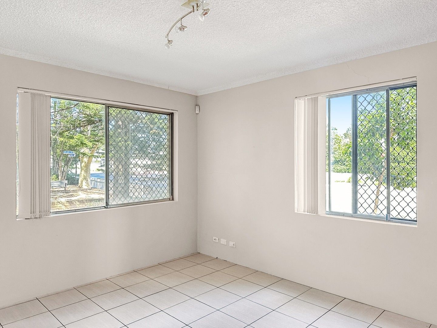 2 bedrooms Apartment / Unit / Flat in 2/31 Helen Street WESTMEAD NSW, 2145