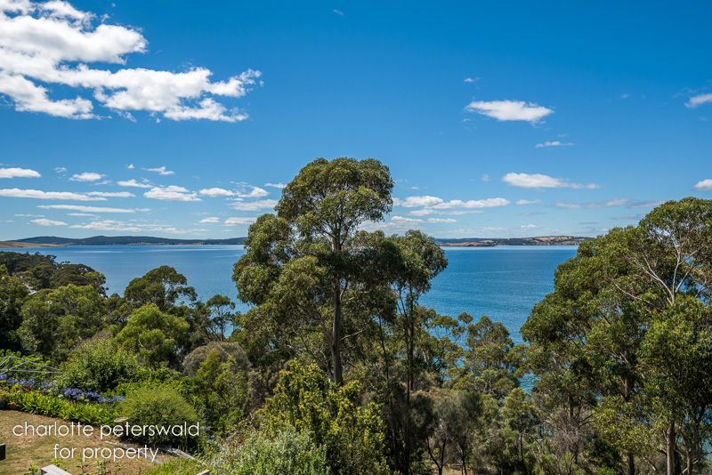 26 Illawong Crescent, Taroona TAS 7053, Image 2