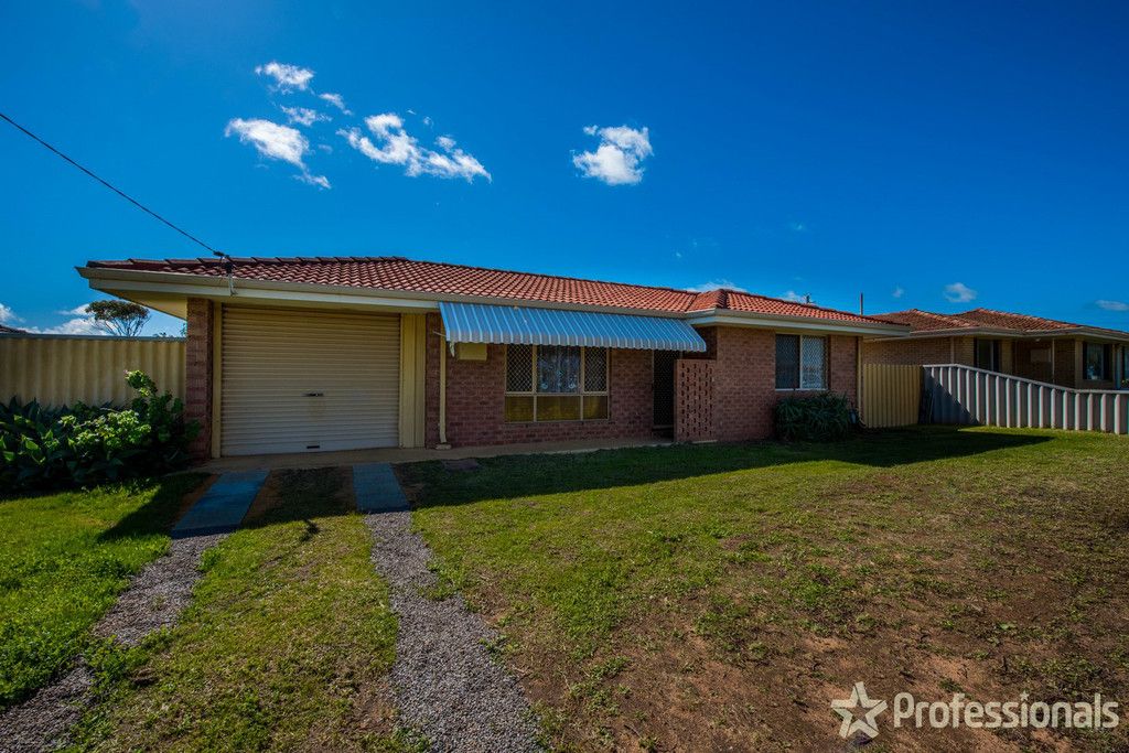 2 bedrooms House in 31 Woodman Street UTAKARRA WA, 6530