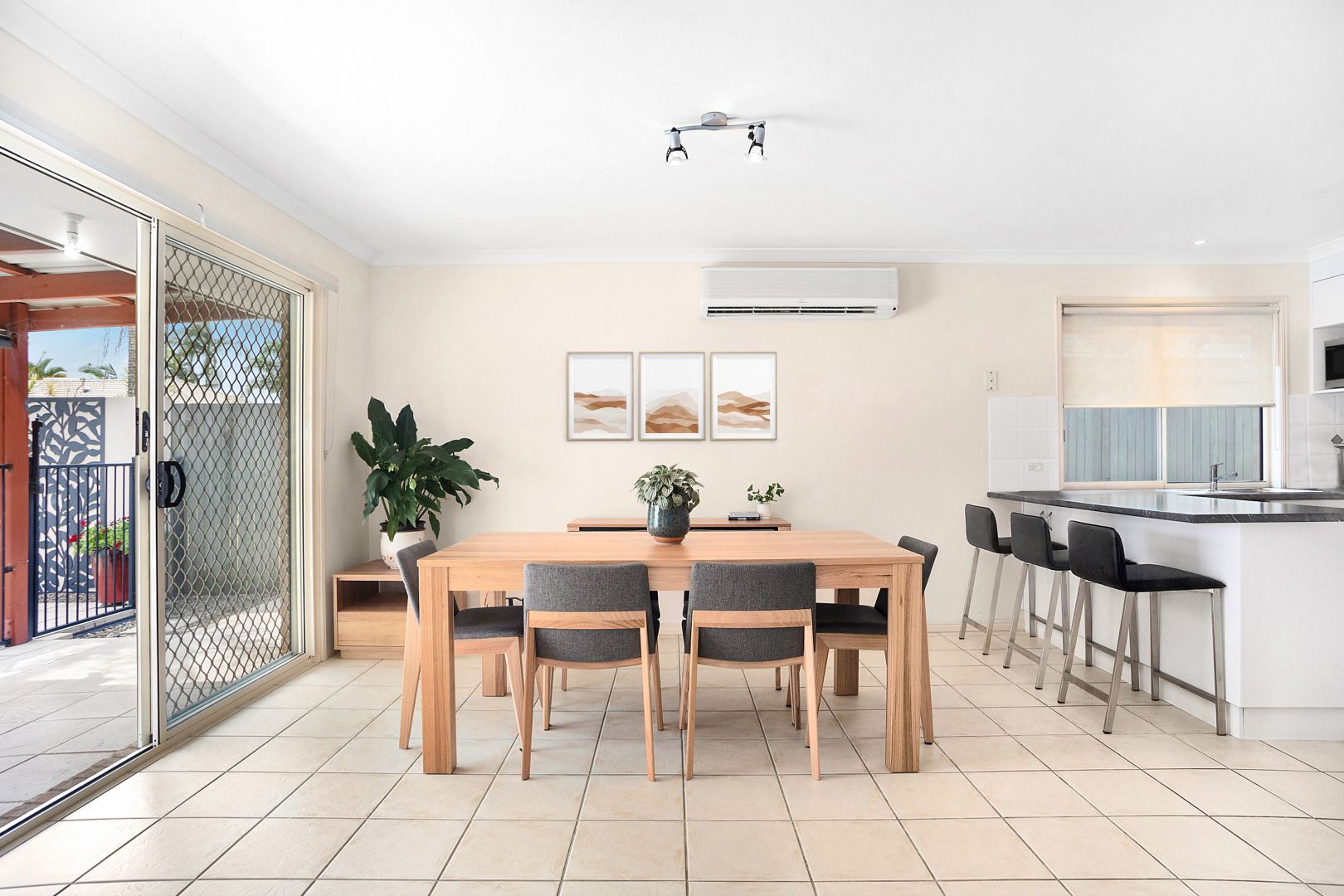 13 Kilbride Court, Caloundra West QLD 4551, Image 2