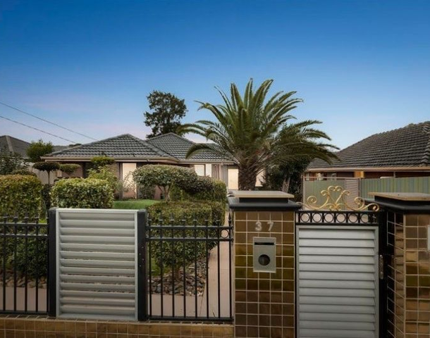 37 Fromhold Drive, Doncaster VIC 3108