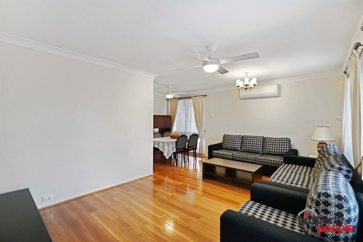 20 Fuchsia Crescent, Macquarie Fields NSW 2564, Image 2