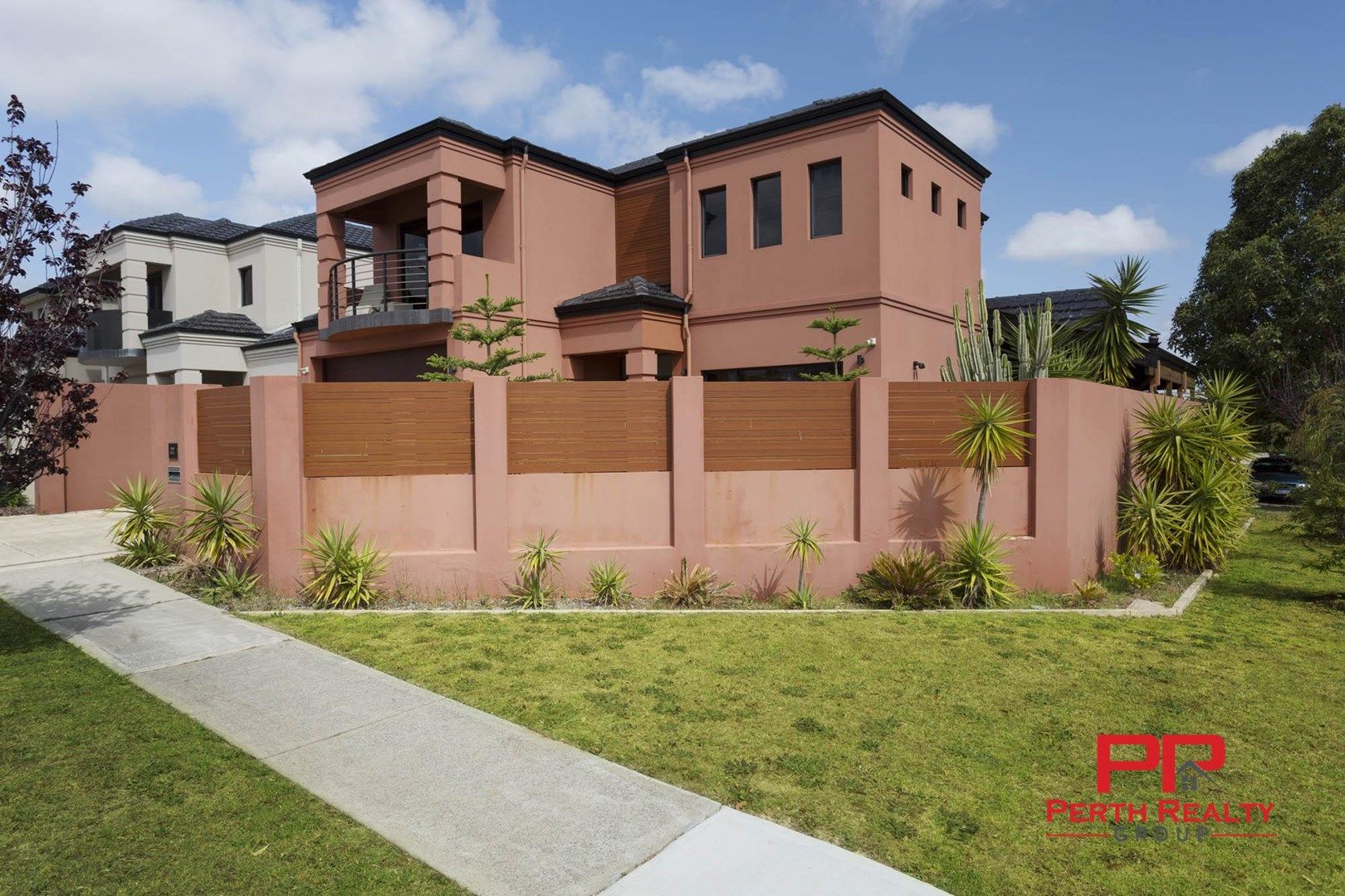 3 bedrooms House in 32 Swan Street OSBORNE PARK WA, 6017