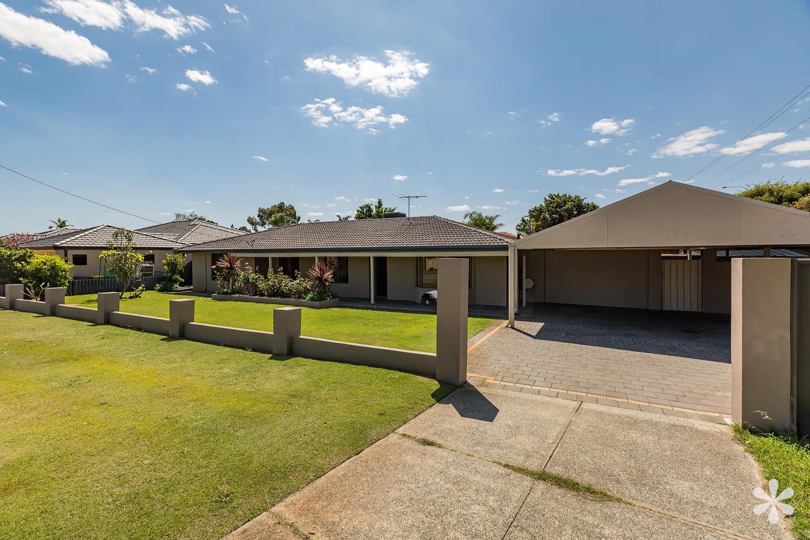 4 bedrooms House in 8 Epping Mews WILLETTON WA, 6155