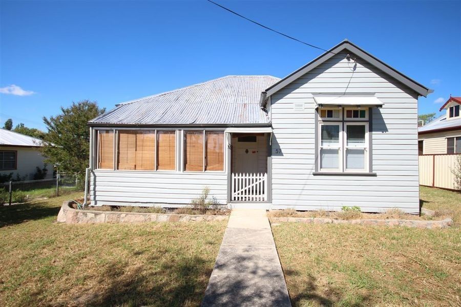 57 Molesworth Street, Tenterfield NSW 2372, Image 0