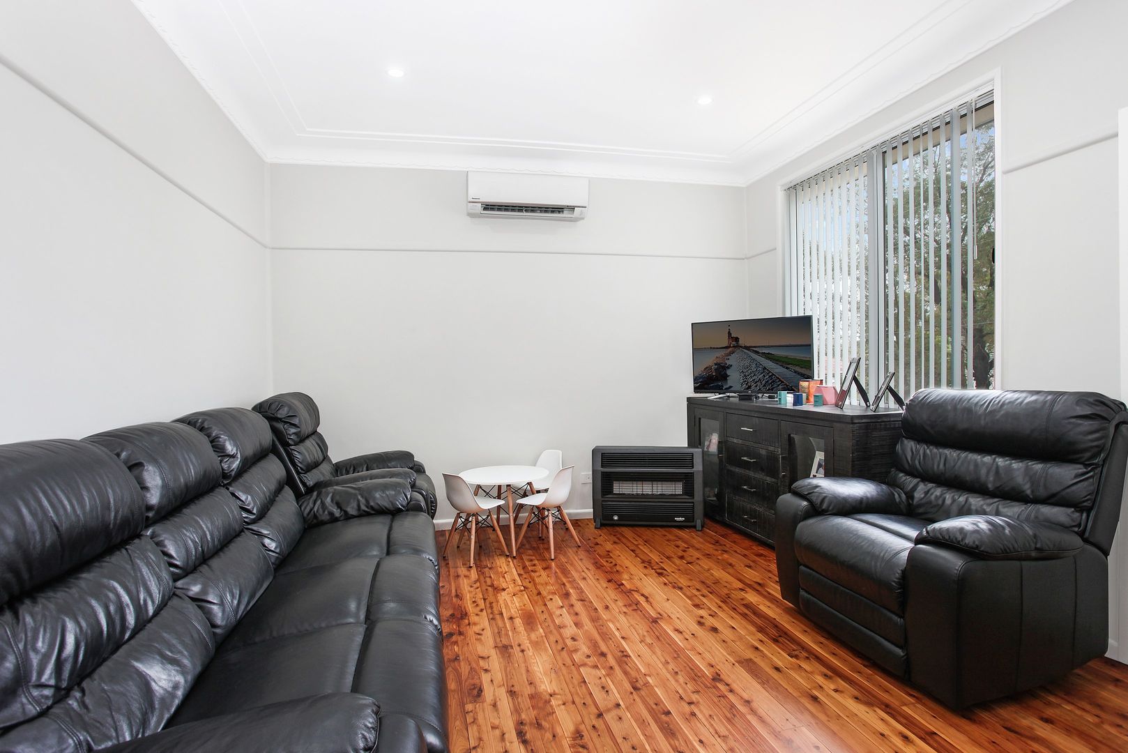 17 Gallop Grove, Lalor Park NSW 2147, Image 2