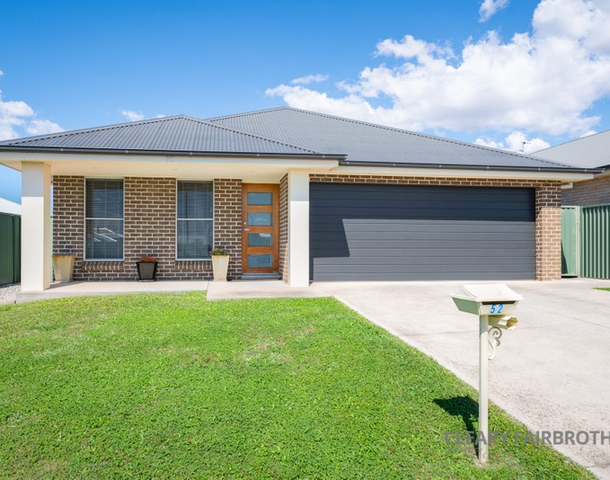 52 Westbourne Drive, Llanarth NSW 2795