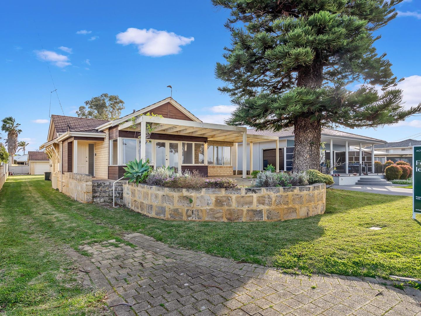 32 Fairbridge Road, Halls Head WA 6210, Image 1