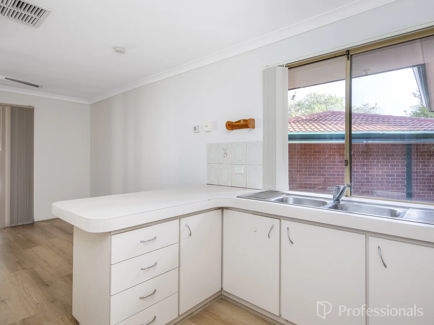 Additional image 4 of 43 Towerhill Road, Alexander Heights WA 6064