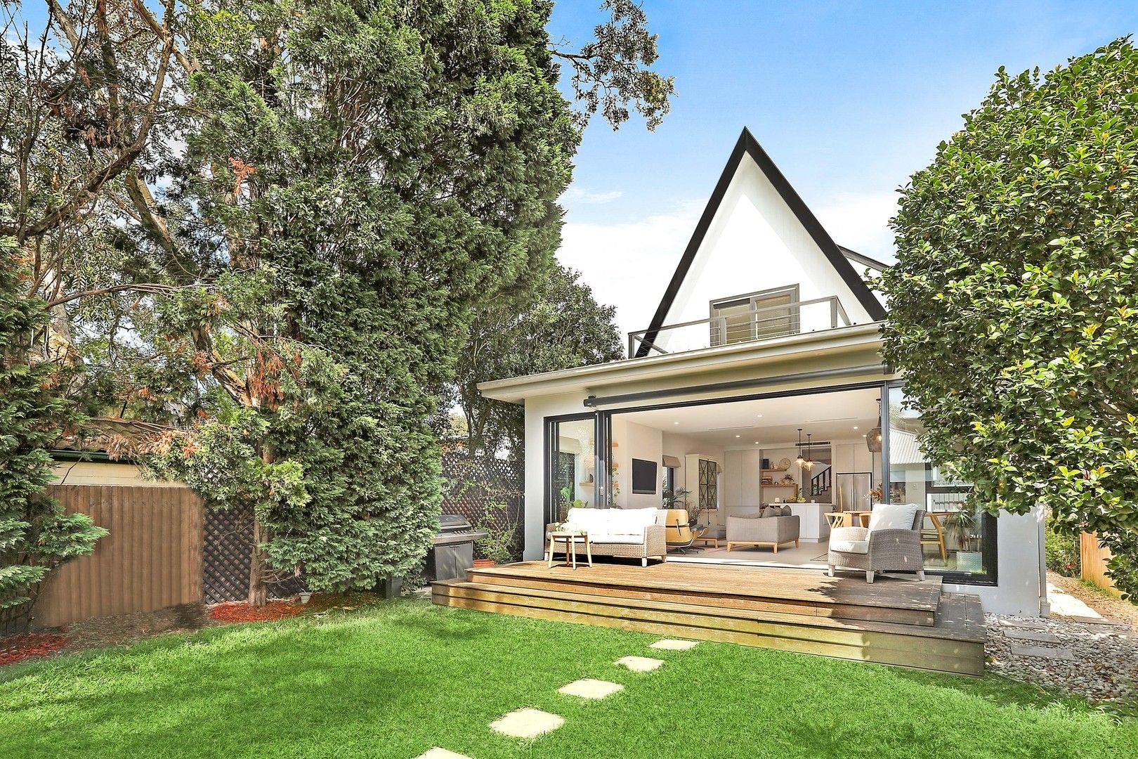 Sold 20 King Street, Bondi NSW 2026 on 07 Mar 2023 2018105264 Domain