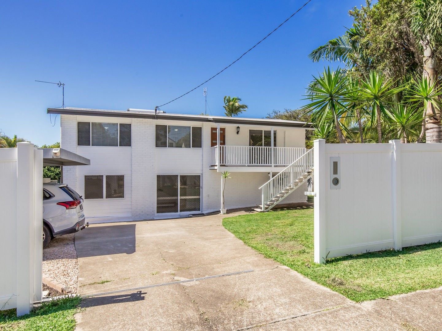 6 bedrooms House in 3 Blanford Street ARUNDEL QLD, 4214