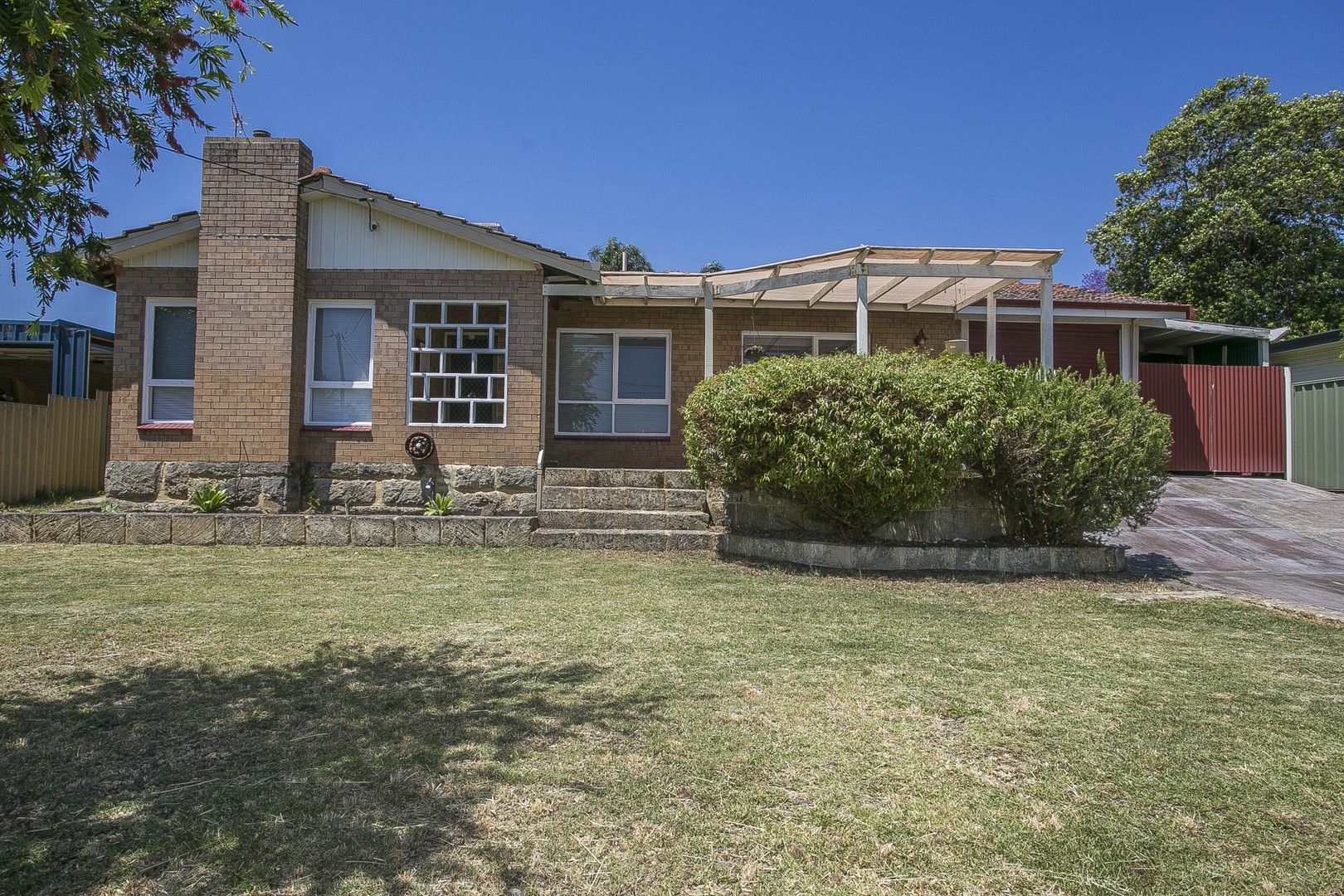 3 bedrooms House in 4 Edmund Terrace KELMSCOTT WA, 6111