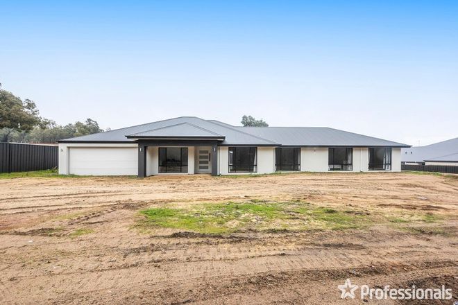 Picture of 130 Lawnbrook Road West, WALLISTON WA 6076