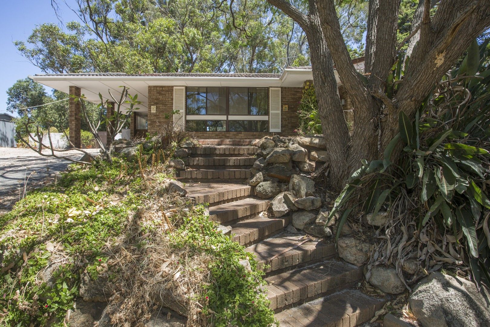 4 bedrooms House in 28 Candeloro Rd CANNING VALE WA, 6155