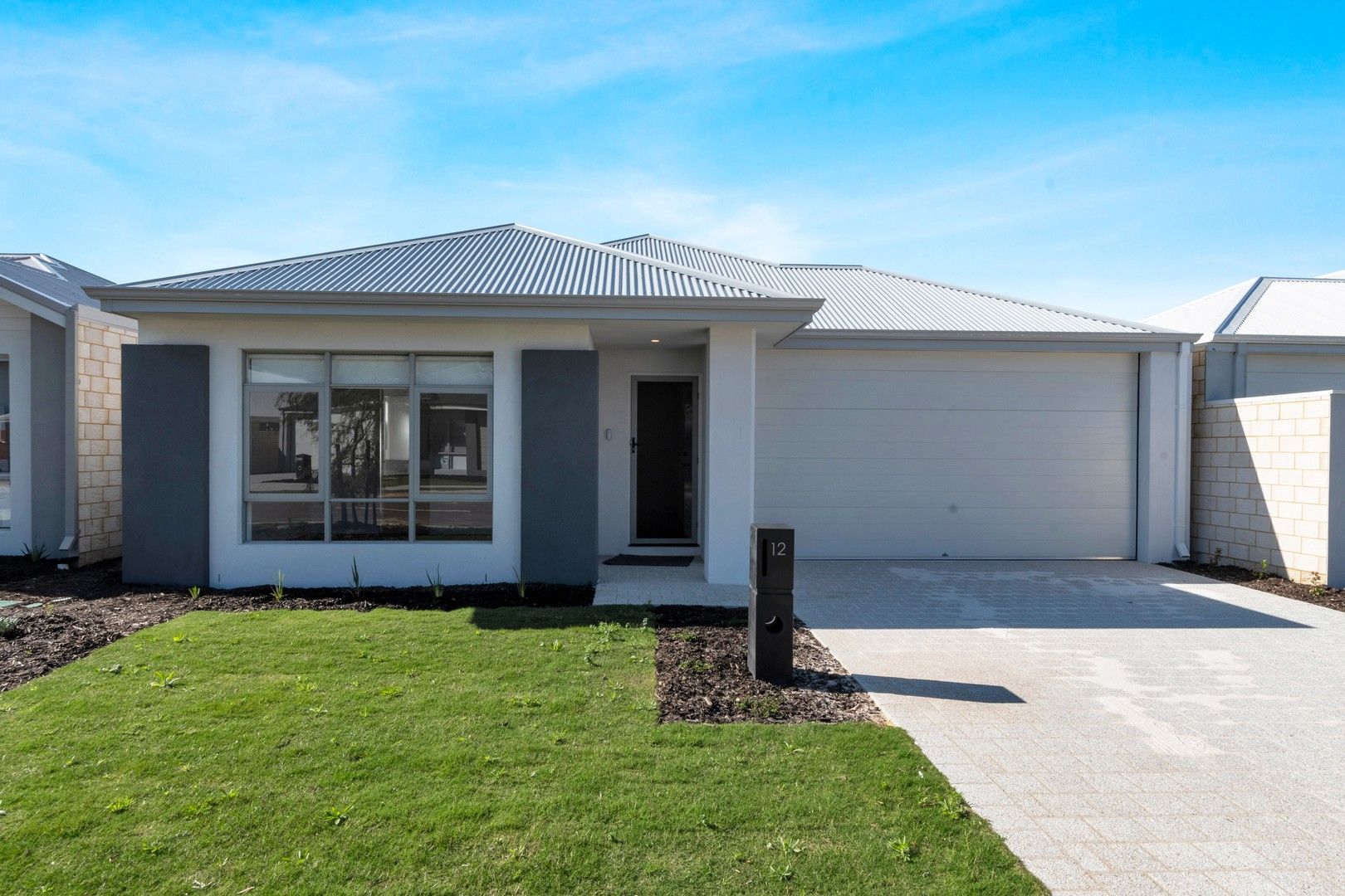 4 bedrooms House in 12 Tarot Grove BALDIVIS WA, 6171