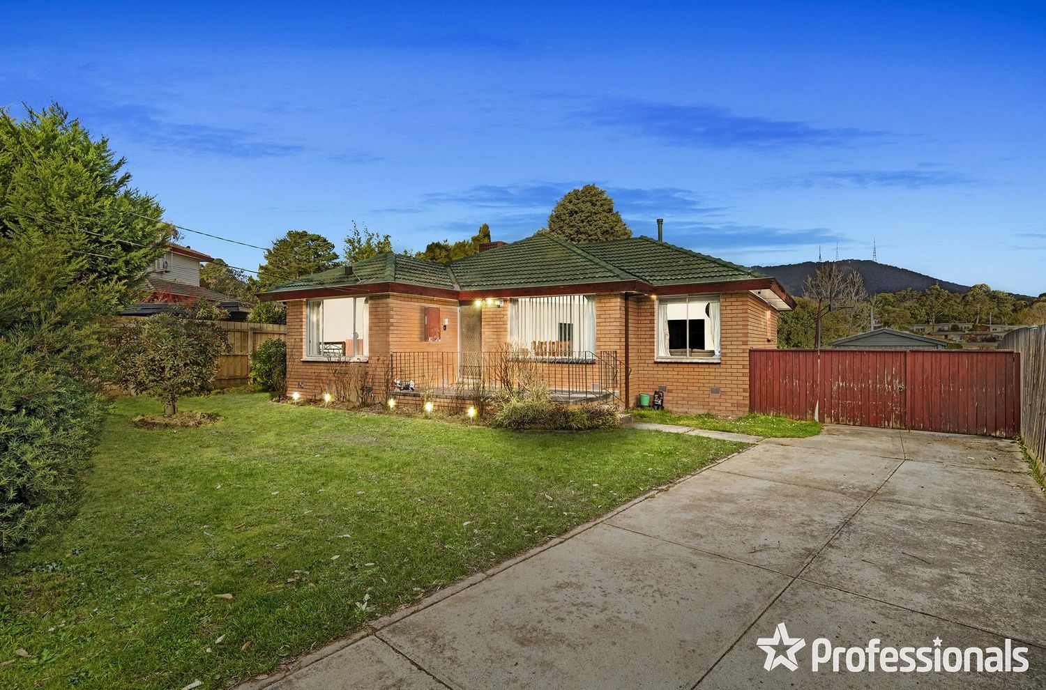 4 Gladesville Drive, Kilsyth VIC 3137, Image 0