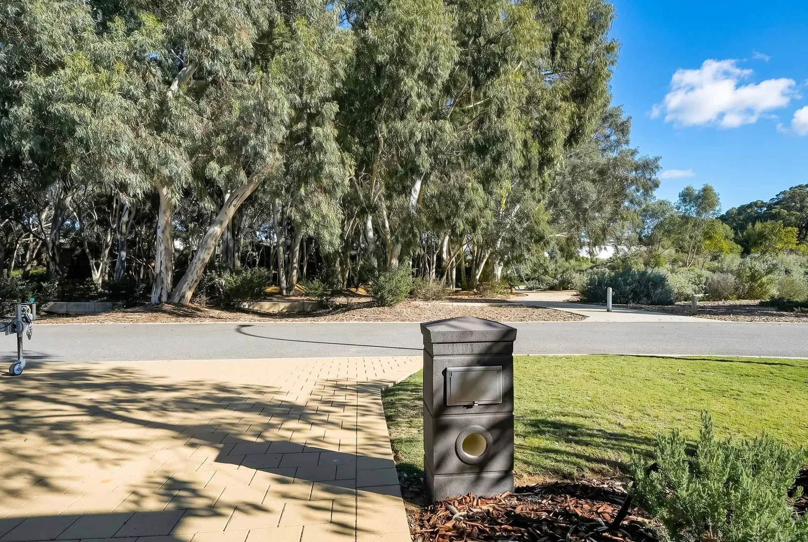 Easy Coastal Living, Established Surrounds, Move-In Ready - View 3
