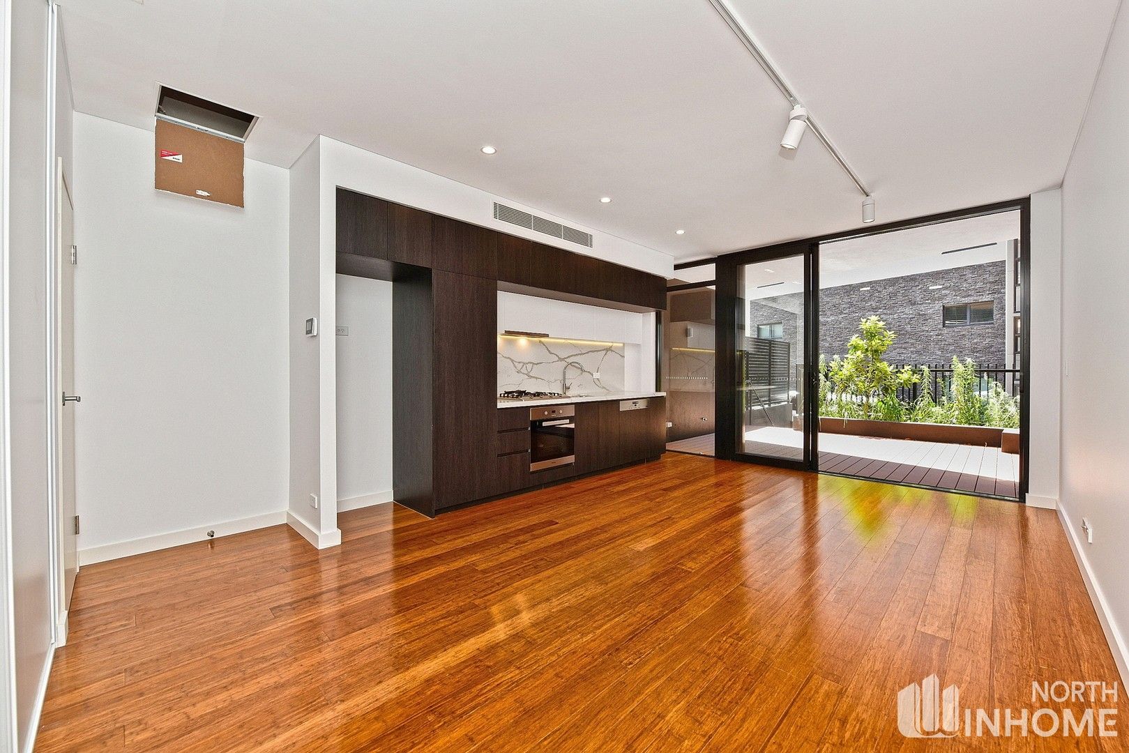 1 bedrooms Apartment / Unit / Flat in 11/21-24 Bay Drive MEADOWBANK NSW, 2114