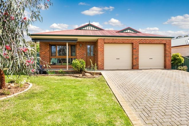 Picture of 8 Emma Place, QUARRY HILL VIC 3550