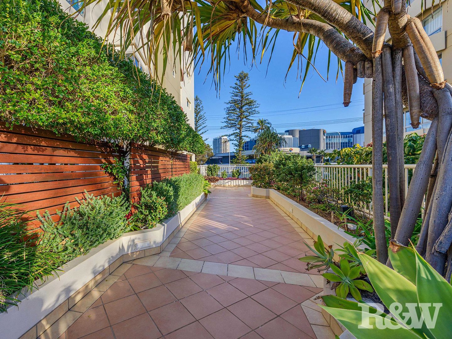 3/136 Marine Parade, Coolangatta QLD 4225, Image 2