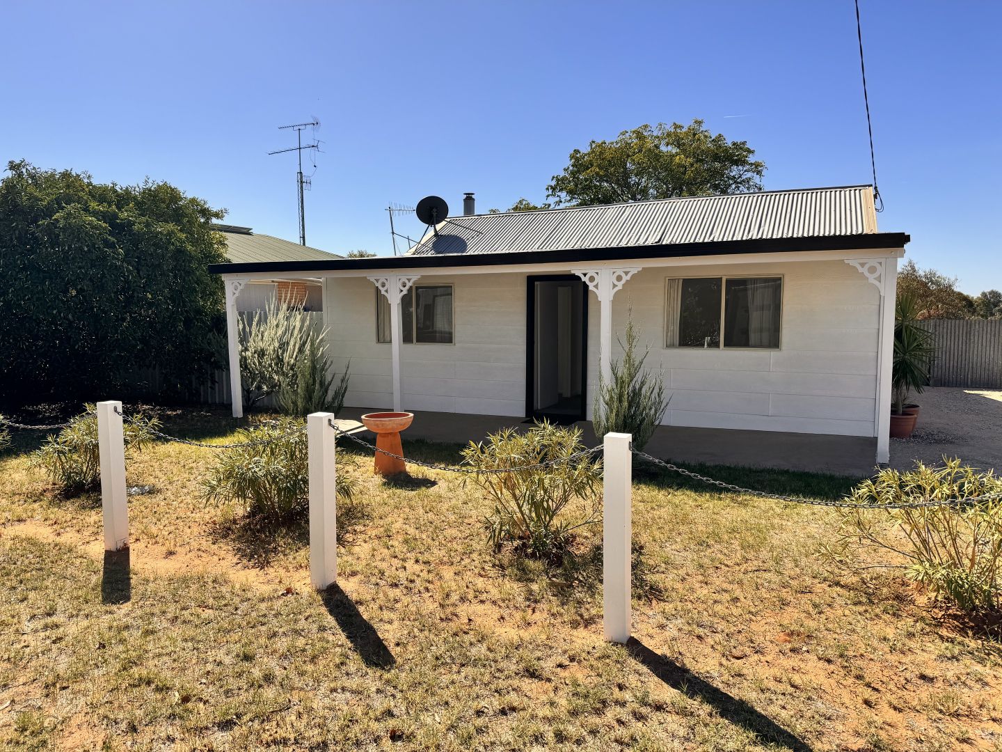 17 Lawler Street, Ouyen VIC 3490, Image 2