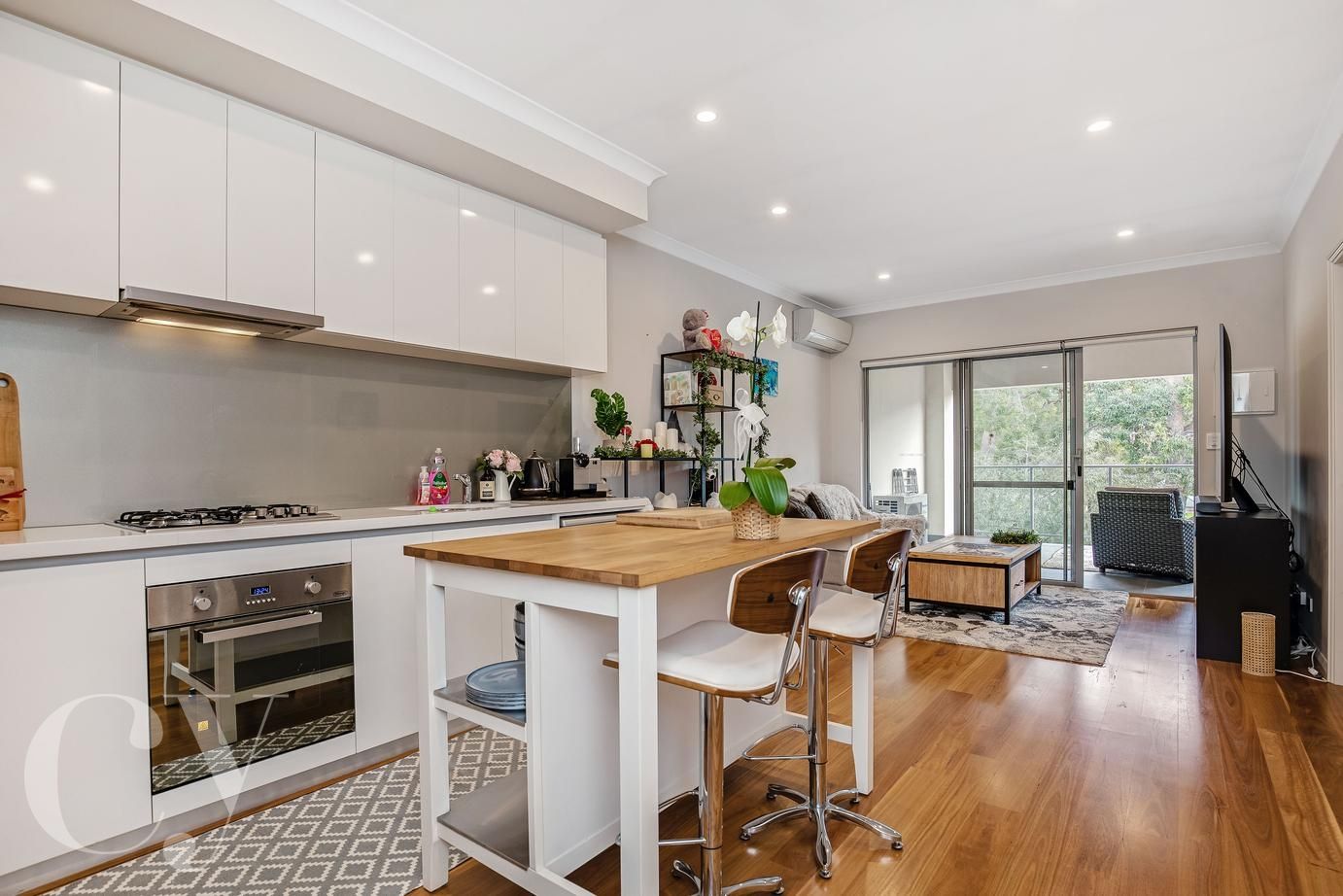 2 bedrooms Apartment / Unit / Flat in 6/16 King George Street INNALOO WA, 6018