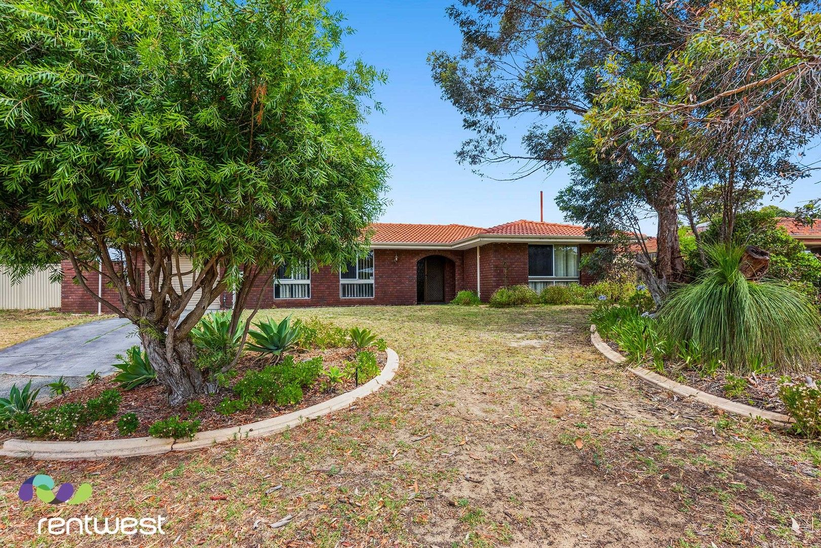 4 bedrooms House in 19 Carr Crescent WARWICK WA, 6024