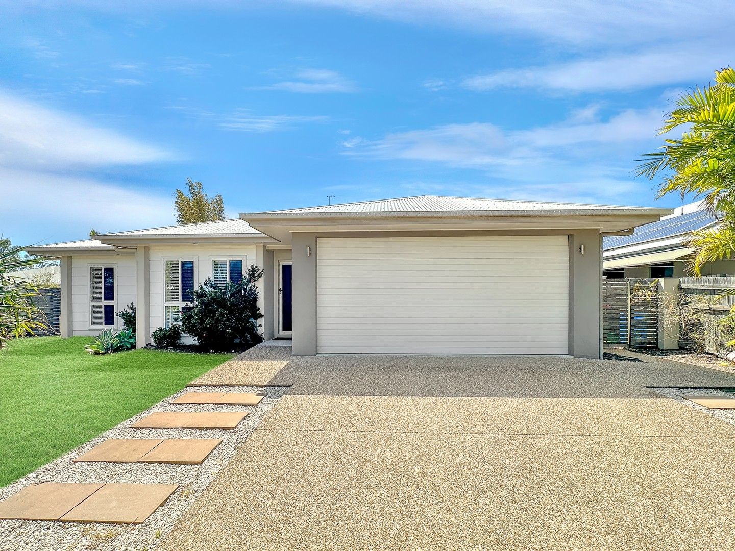4 bedrooms House in 19 Milkwood Crescent BOHLE PLAINS QLD, 4817