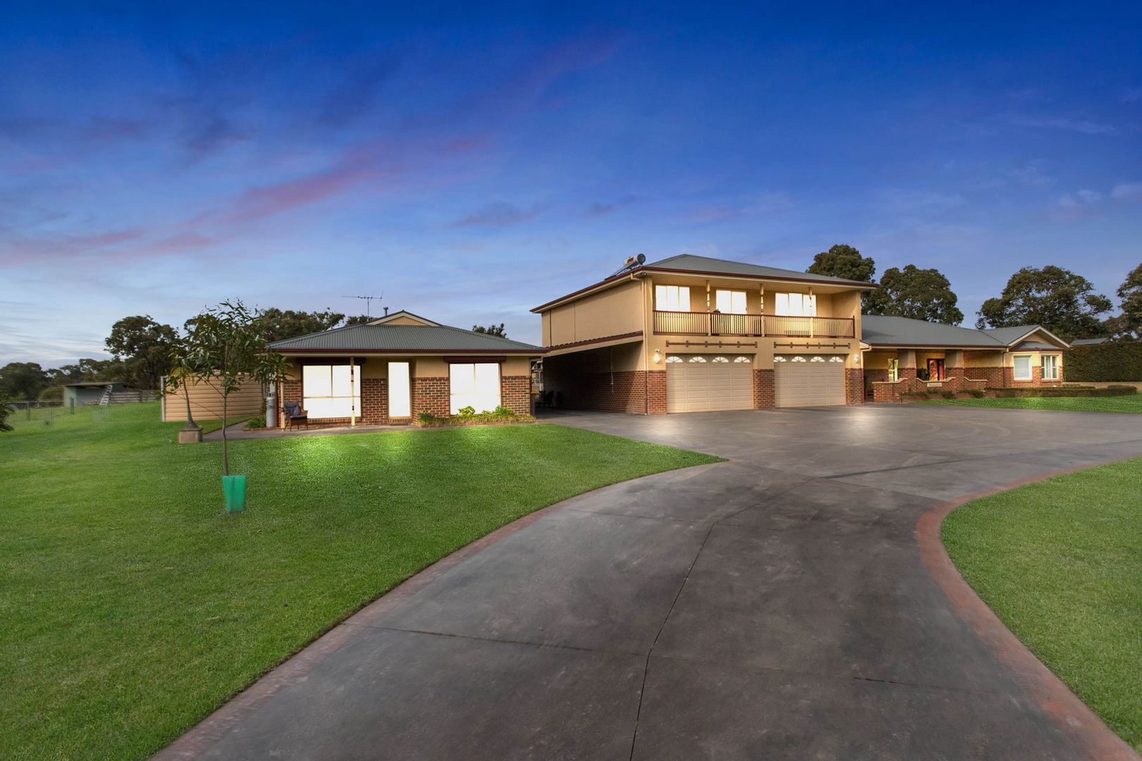 20 Woodlands Road, Cranbourne South VIC 3977 House for Sale