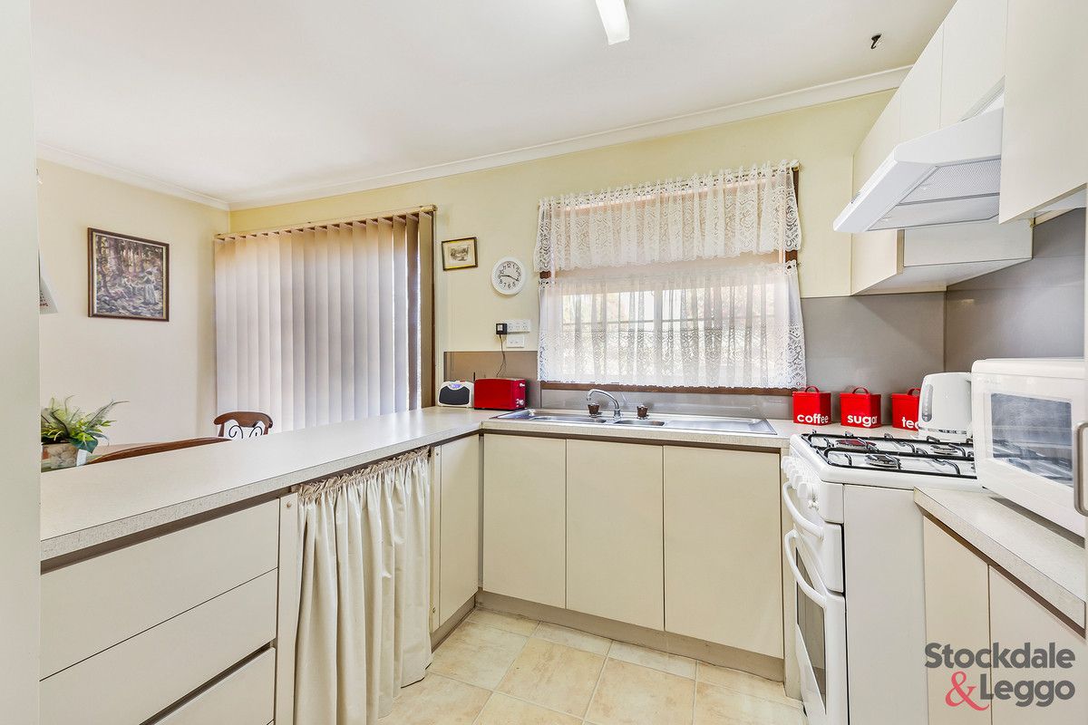 1/13 Saxtons Drive, Moe VIC 3825, Image 2