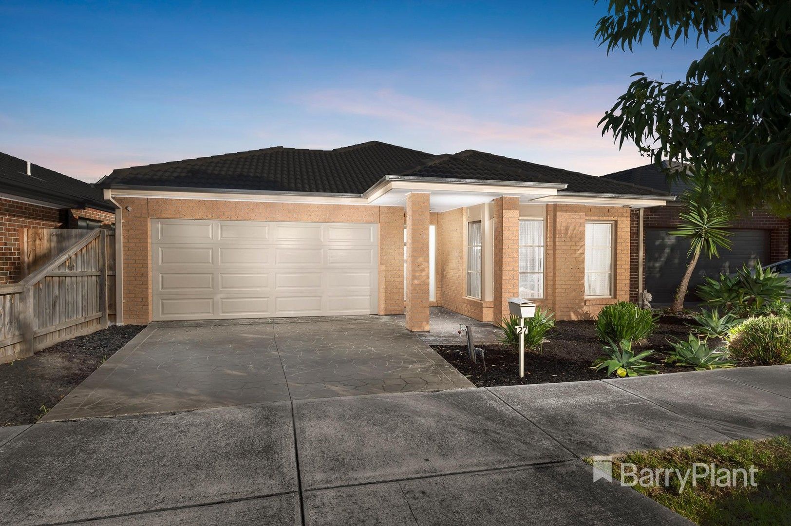 3 bedrooms House in 27 Draper Crescent EPPING VIC, 3076