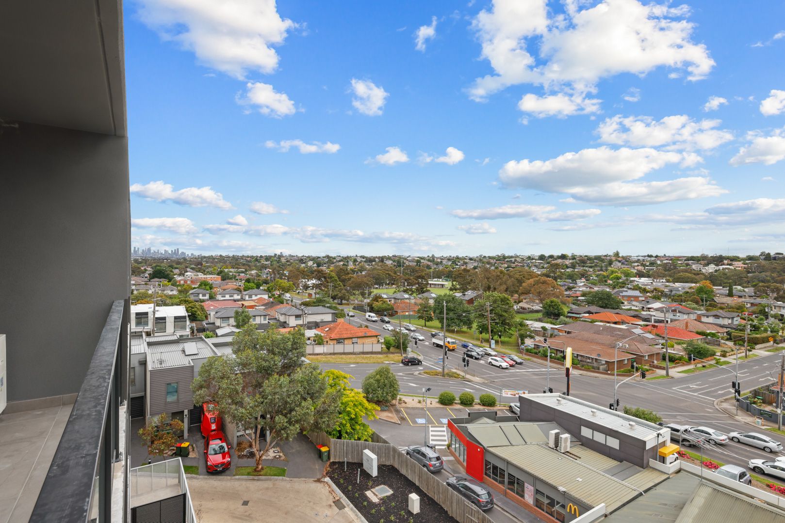 1 bedrooms Apartment / Unit / Flat in 412/2 Bailey Cres OAK PARK VIC, 3046