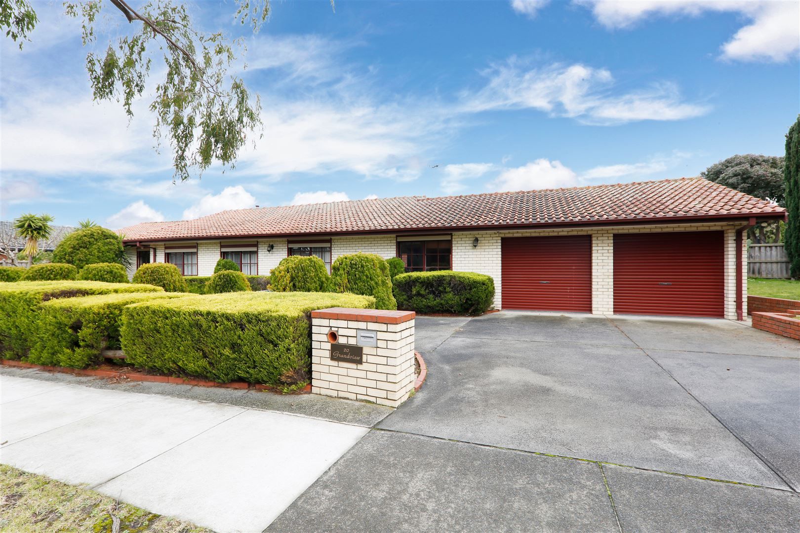 4 bedrooms House in 20 Grandview Road WHEELERS HILL VIC, 3150