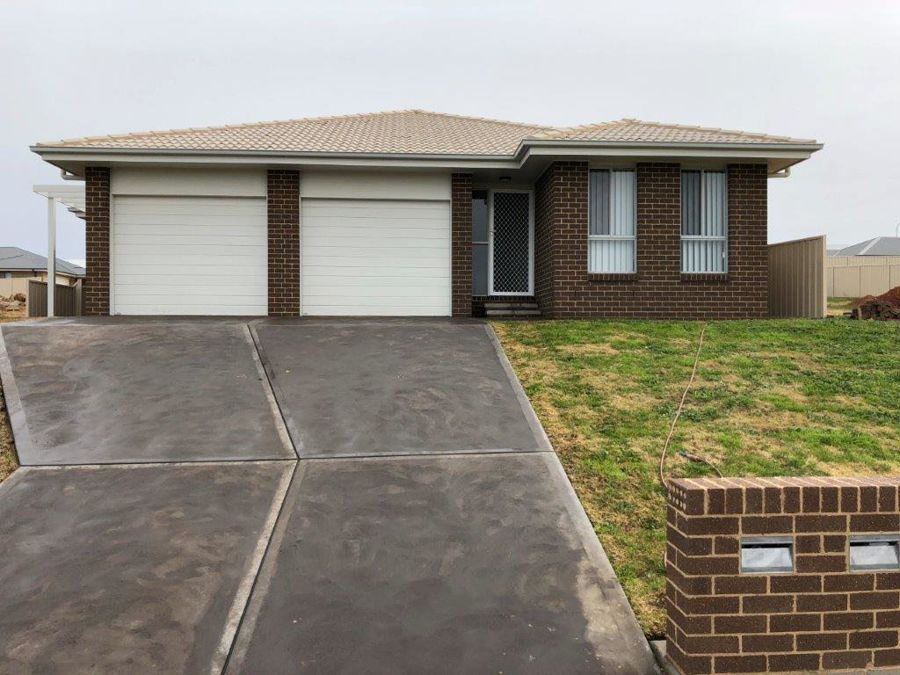 40 Ross Parkway, Gobbagombalin NSW 2650