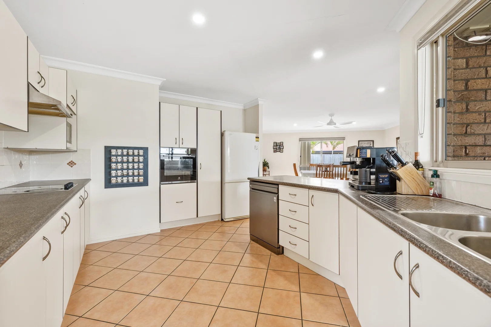 Additional image 7 of 11 Anika Place, Little Mountain QLD 4551