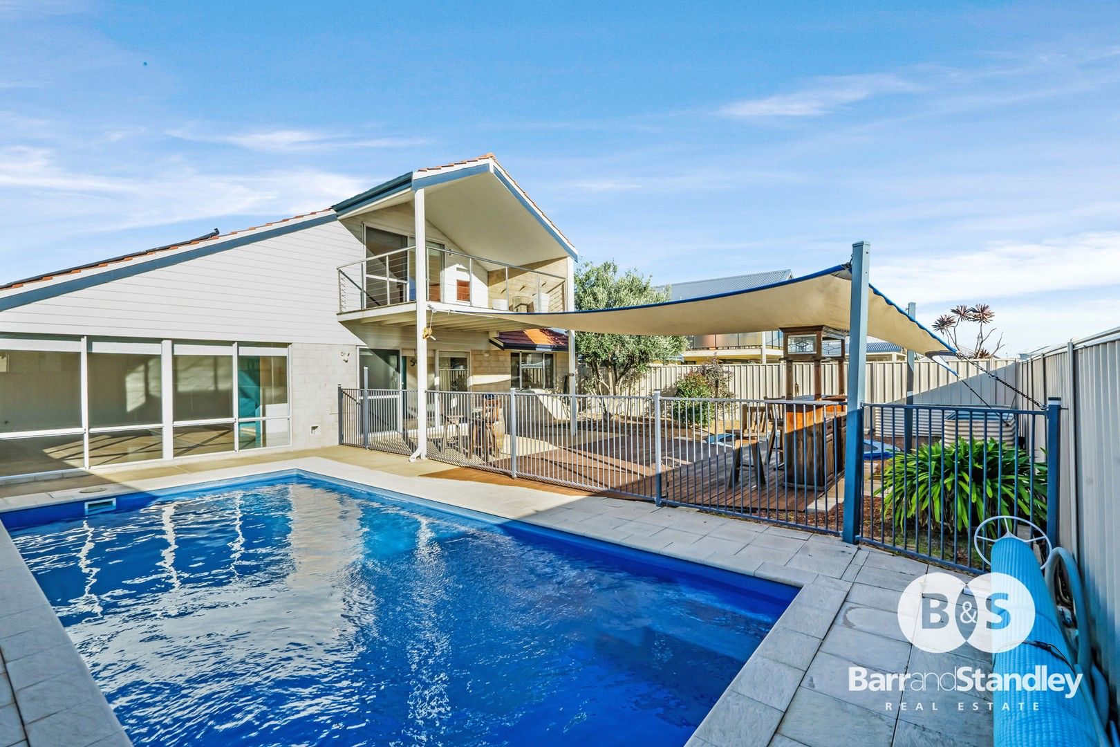4 bedrooms House in 6 Zedor Way DALYELLUP WA, 6230