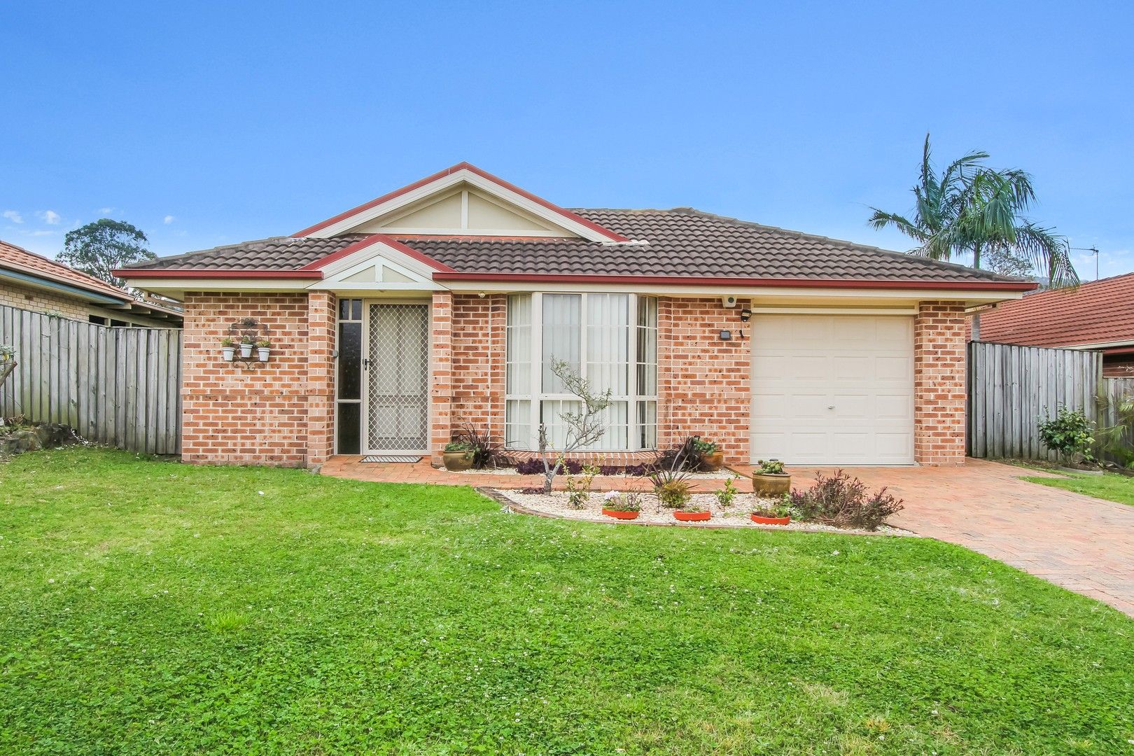 3 bedrooms House in 24 Glenlee Drive HORSLEY NSW, 2530