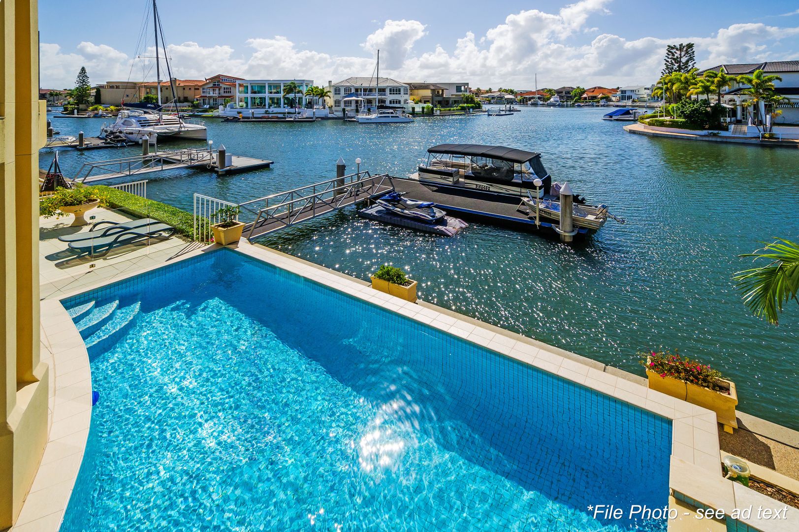 18 Brittanic Crescent, Sovereign Islands QLD 4216, Image 1