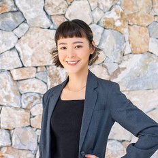 Yuni Lan, Sales representative