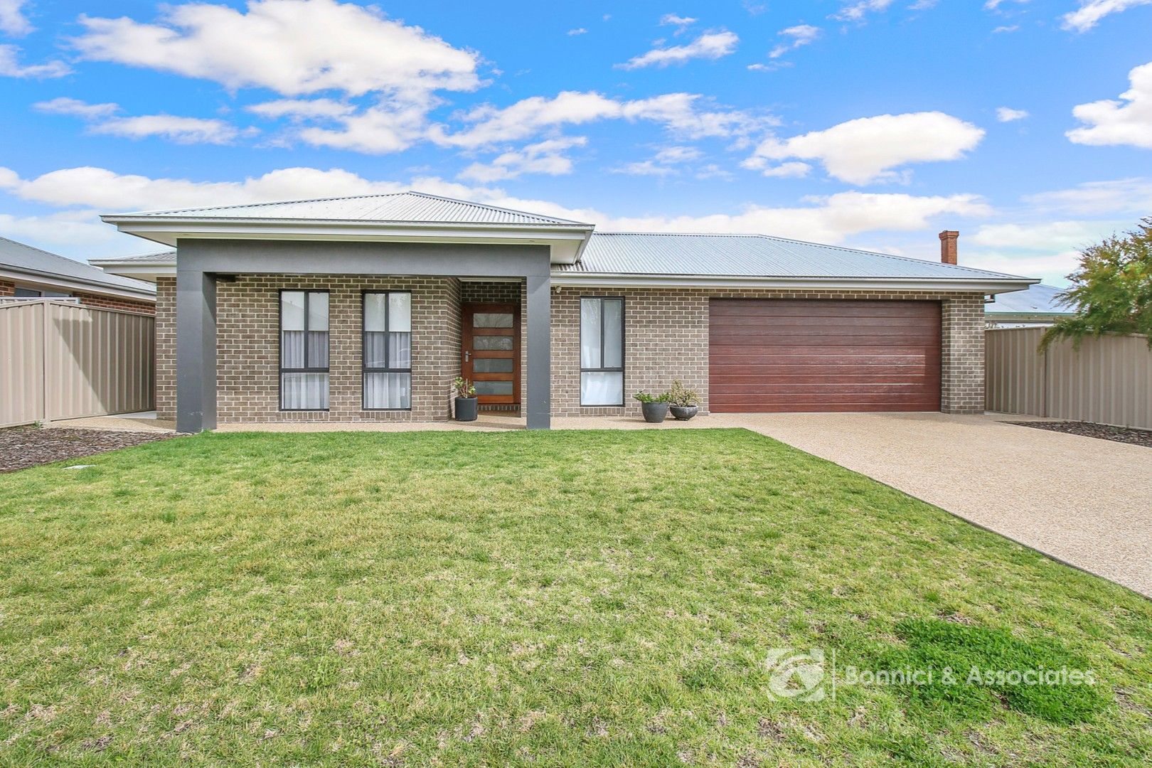 11 Proctor Street, Wodonga VIC 3690 - House For Rent | Domain
